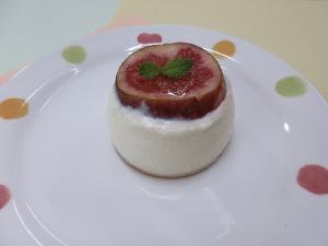 いちじくのレアチーズケーキ