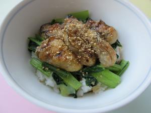牡蠣と小松菜の照り焼き丼