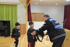 通学カバン贈呈３