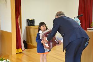 通学カバン贈呈式