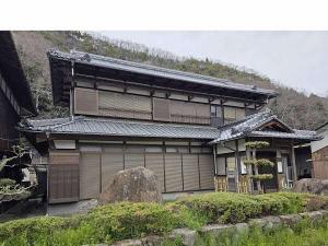 三石