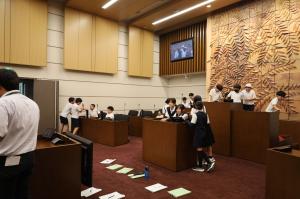 議場を自由に見学